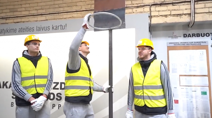 „Neptūno“ krepšininkai išbandė suvirintojų profesiją