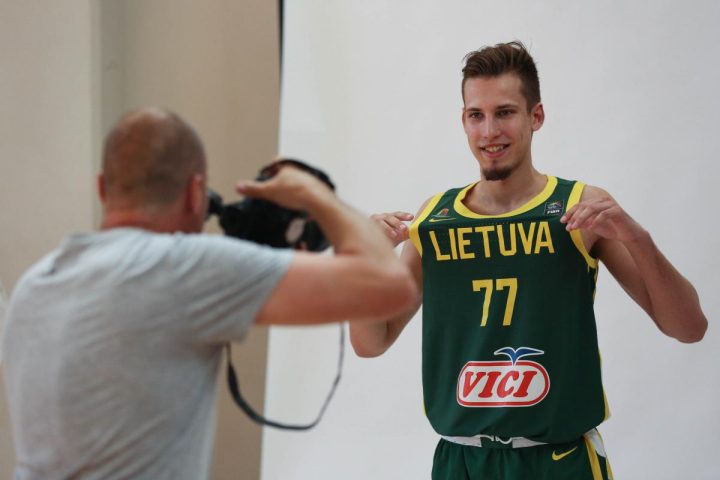 „Neptūno“ piramidės atstovai prakaitą lieja Lietuvos rinktinėse