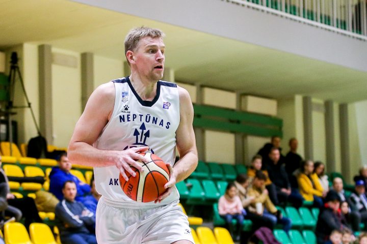 Permainingose ir atkakliose rungtynėse „Neptūnas-Akvaservis“ nusileido „Vyčiui“